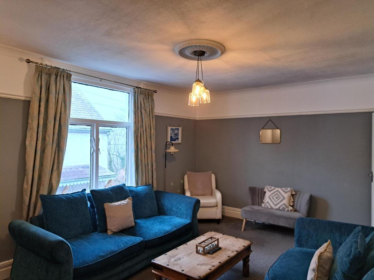 Llandudno Apartment, Quirky Pub With Tropical Beer Garden מראה חיצוני תמונה